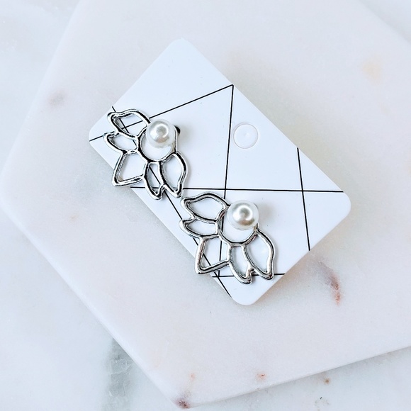 !5 for $25 Silver Double Sided Lotus Earrings - Picture 4 of 5